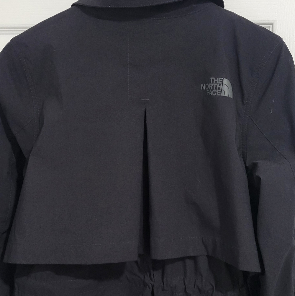 The North Face Black Lightweight Zip Jacket - Picture 7 of 12